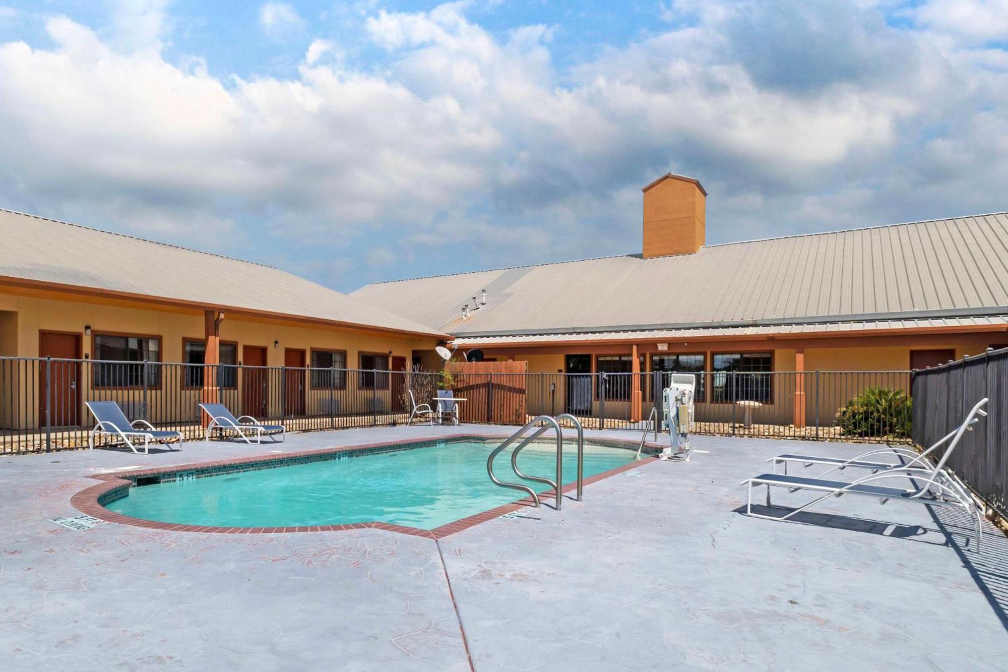 Motel Western Hebbronville